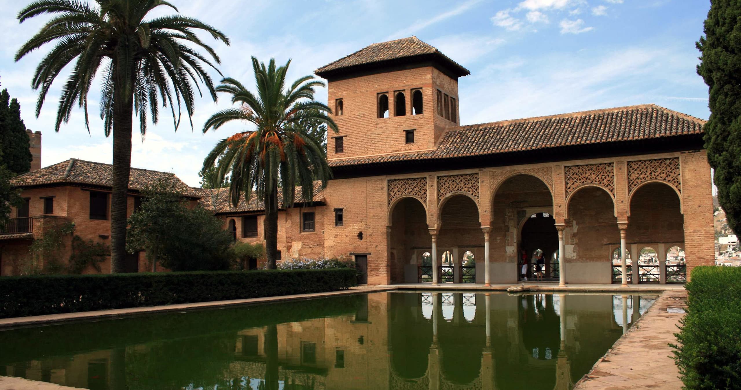 Guided Tour of the Alhambra and Generalife by Discovering Spain