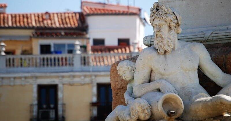 Madrid Walking Tour with MadSnail Travel