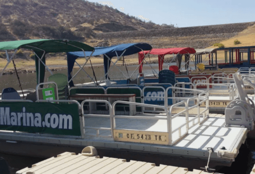 Kayaking & Patio Boat Rental with Kaweah Marina in Lemoncove