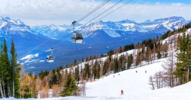 Seamless Private Shuttle from Calgary to Lake Louise Ski Resort: Your Gateway to the Canadian Rockies