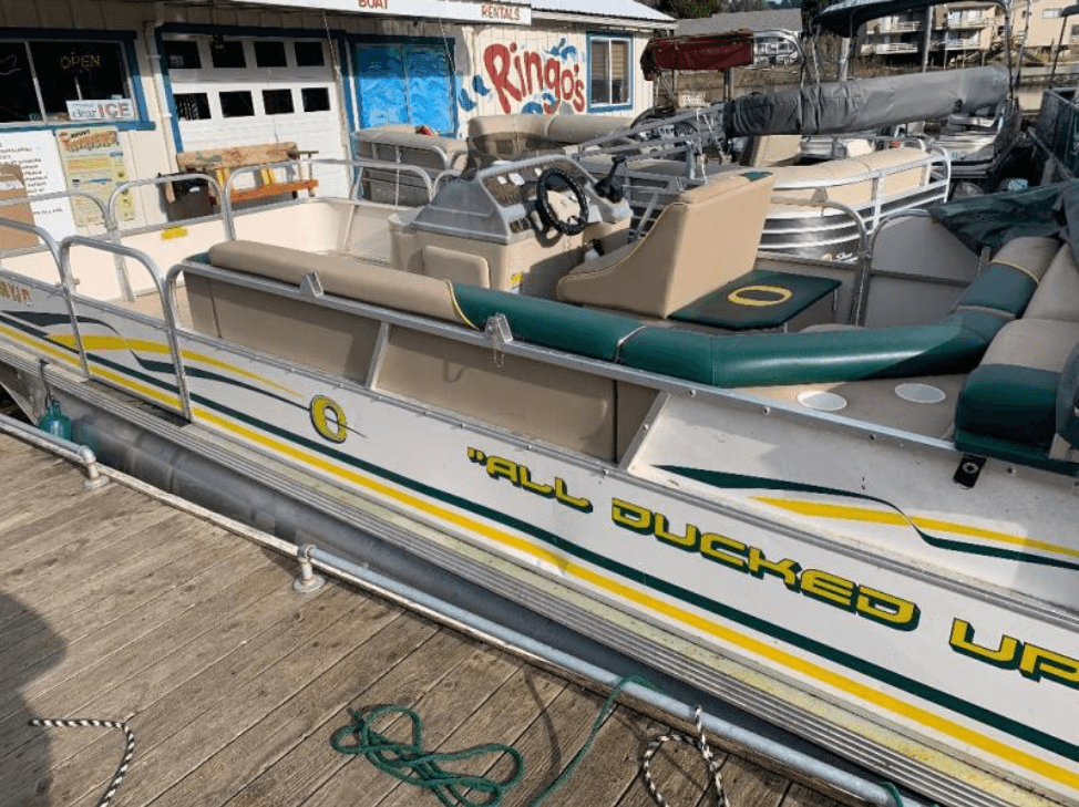 24' All Ducked Up Pontoon Rental in Lakeside, Oregon