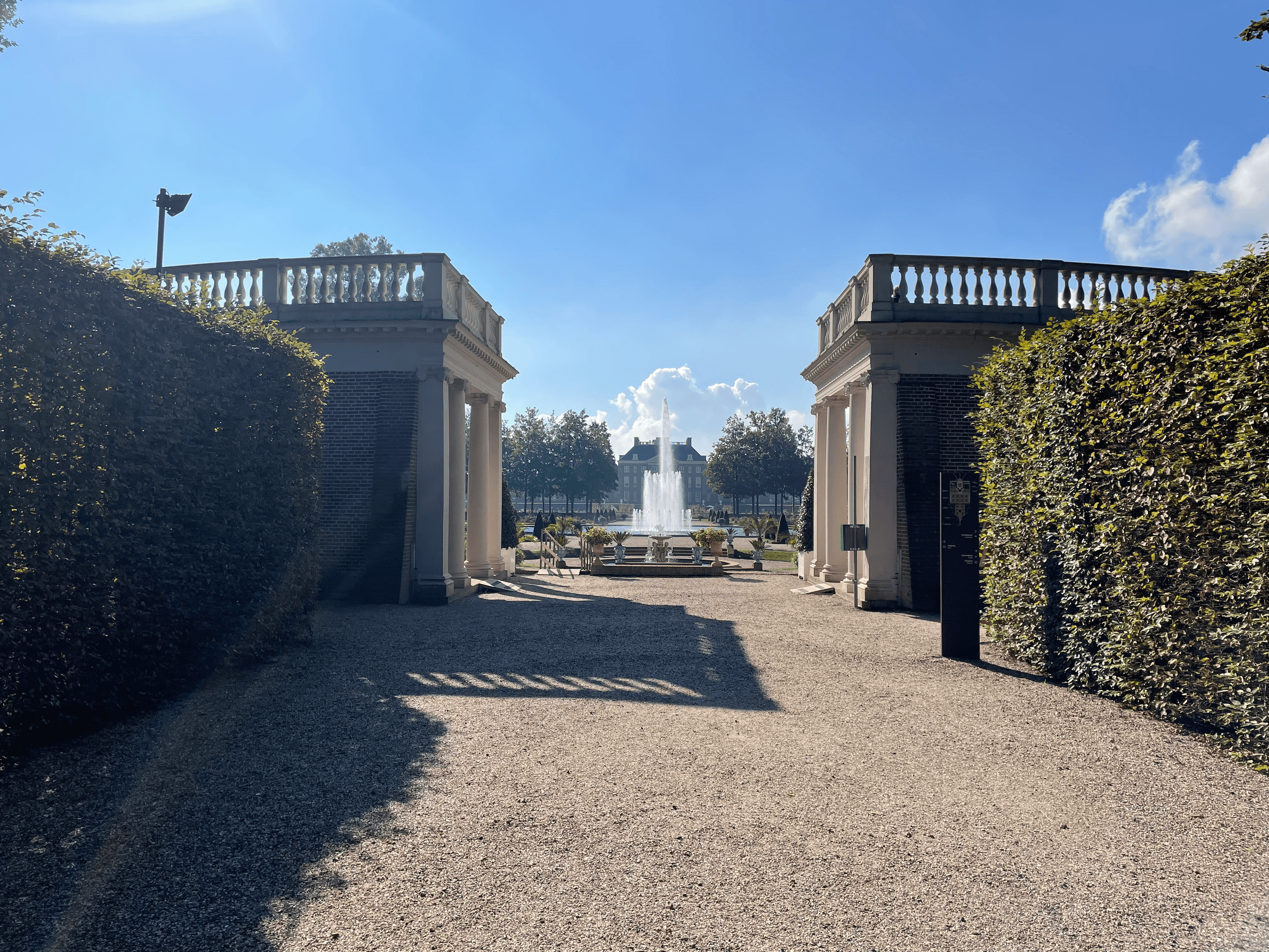 Royal Palaces and Tulip Seas: Private Het Loo Tour from Amsterdam photo 3