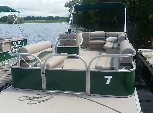 Pontoon Boat Rentals at Riverbay Adventure Inn in Chippewa Bay