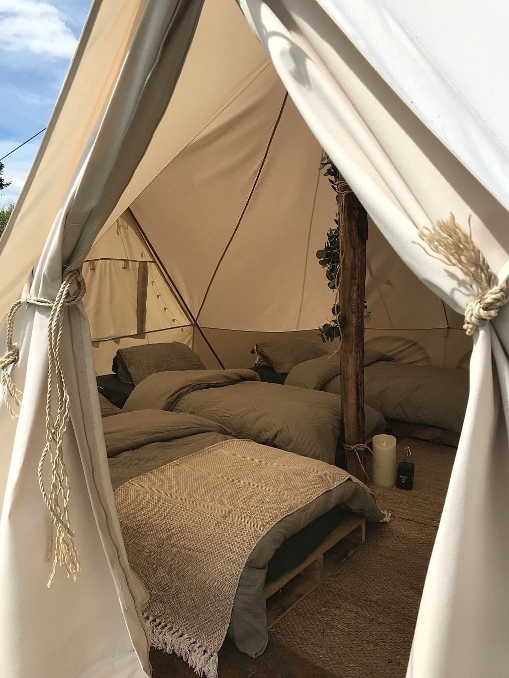 Ridgeway Glamping at Cedar — Emperor Tent near Rugby, England photo 1