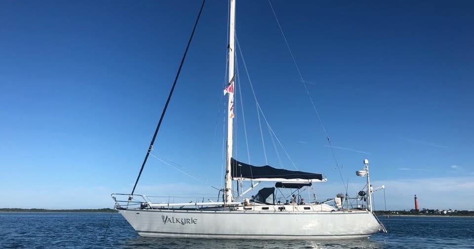 Lake Erie Sailing Charters: Port Clinton Sailing Adventures