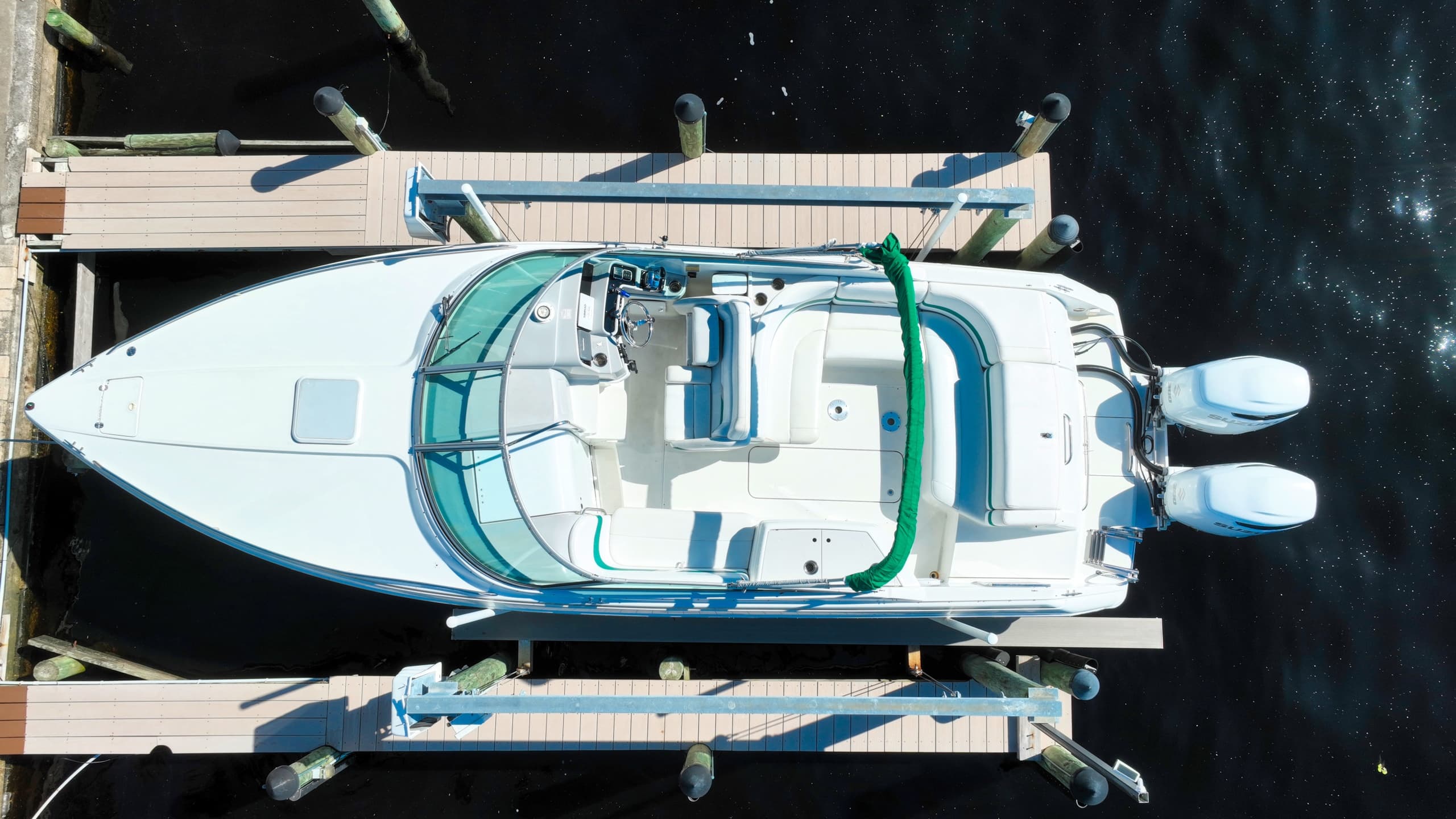 Formula 280 SS: 600HP Cabin Boat Rental in Cape Coral photo 3