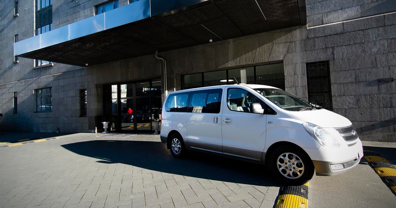 Private Airport Transfers by Iconic Tours in Dunedin