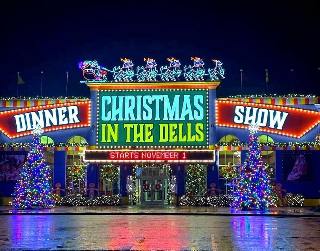 Christmas in the Dells Dinner Show: Wisconsin Dells Spectacular Holiday Theater & Feast photo 3