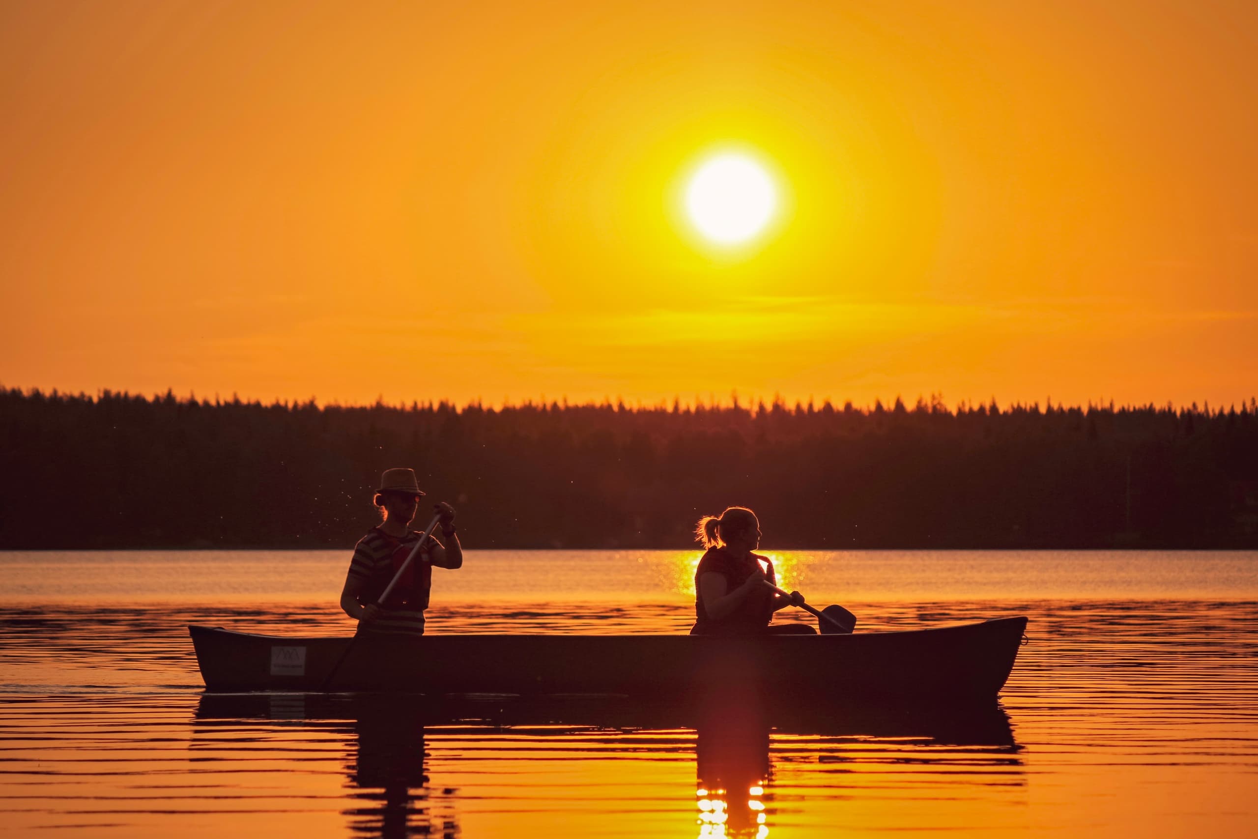 Northern Lights Adventure in Rovaniemi: Chase the Arctic Sky’s Spectacular Auroras