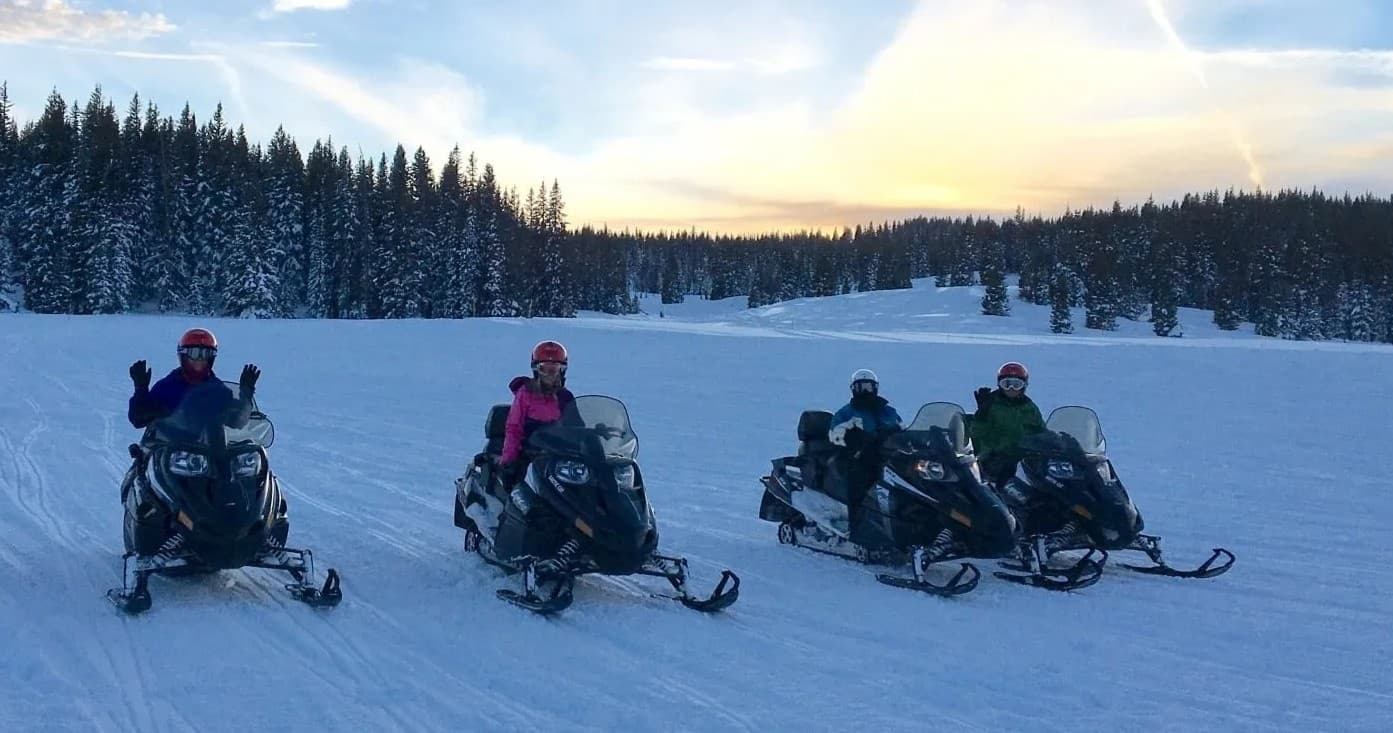 2 Hour Backcountry Snowmobile Tour in Steamboat Springs