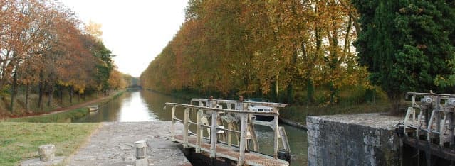 Cruise the Canal du Midi: Medieval Cité Views & Foucaud Spillway Escape photo 1