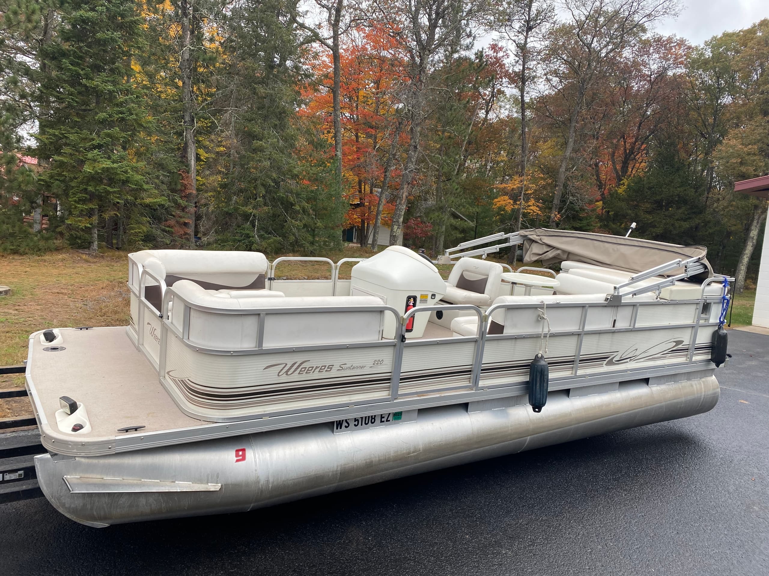 SUN TANNER Pontoon Adventure in Danbury, Wisconsin