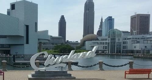 Explore Cleveland’s Historic Heart: Downtown Walking Tour Highlights and Tips