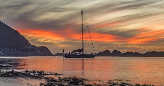 Water-Activities with Hobart Yachts: Twilight Dinner Cruise