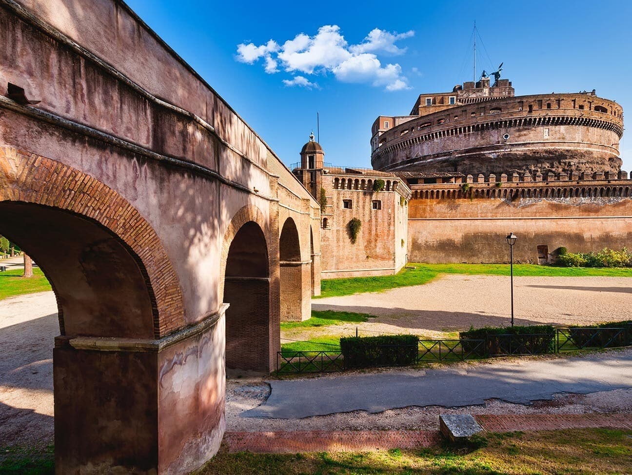 Castel Sant'Angelo Entry with Rome Boat Experience