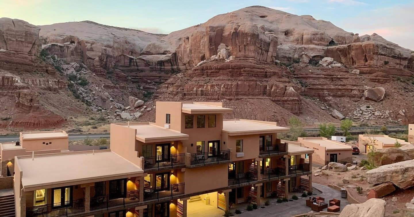 Shuttle Service: Mexican Hat to Clay Hills, Utah
