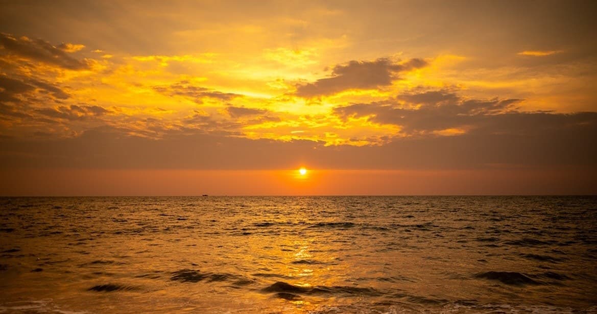 Tiki Sunset Cruise: Panama City Beach Dolphins & Gulf Sunsets