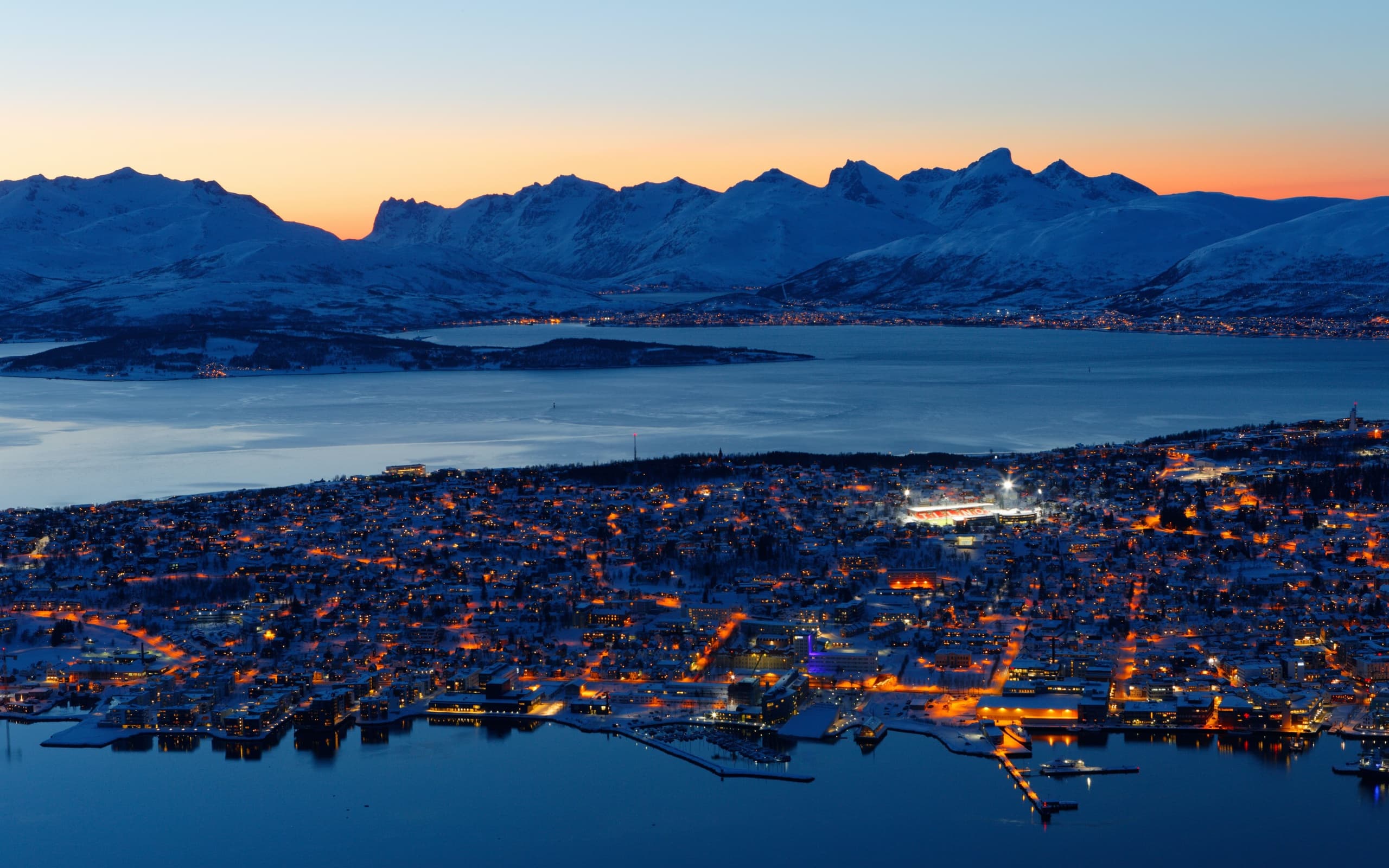 Land Adventures with Legendary Adventure AS in Tromsø