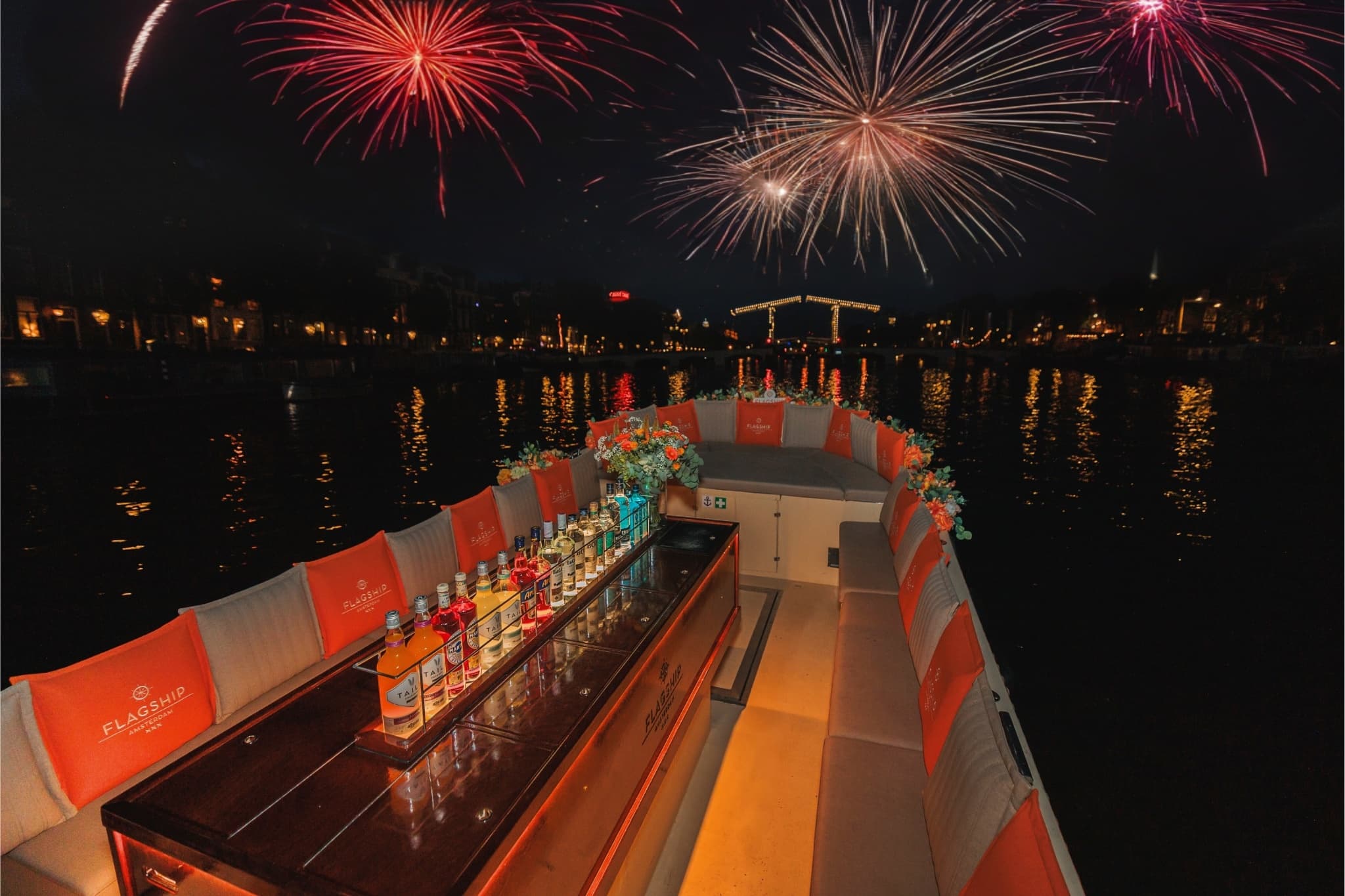 Water-Activities: Amsterdam Boat Experience SAIL 2025