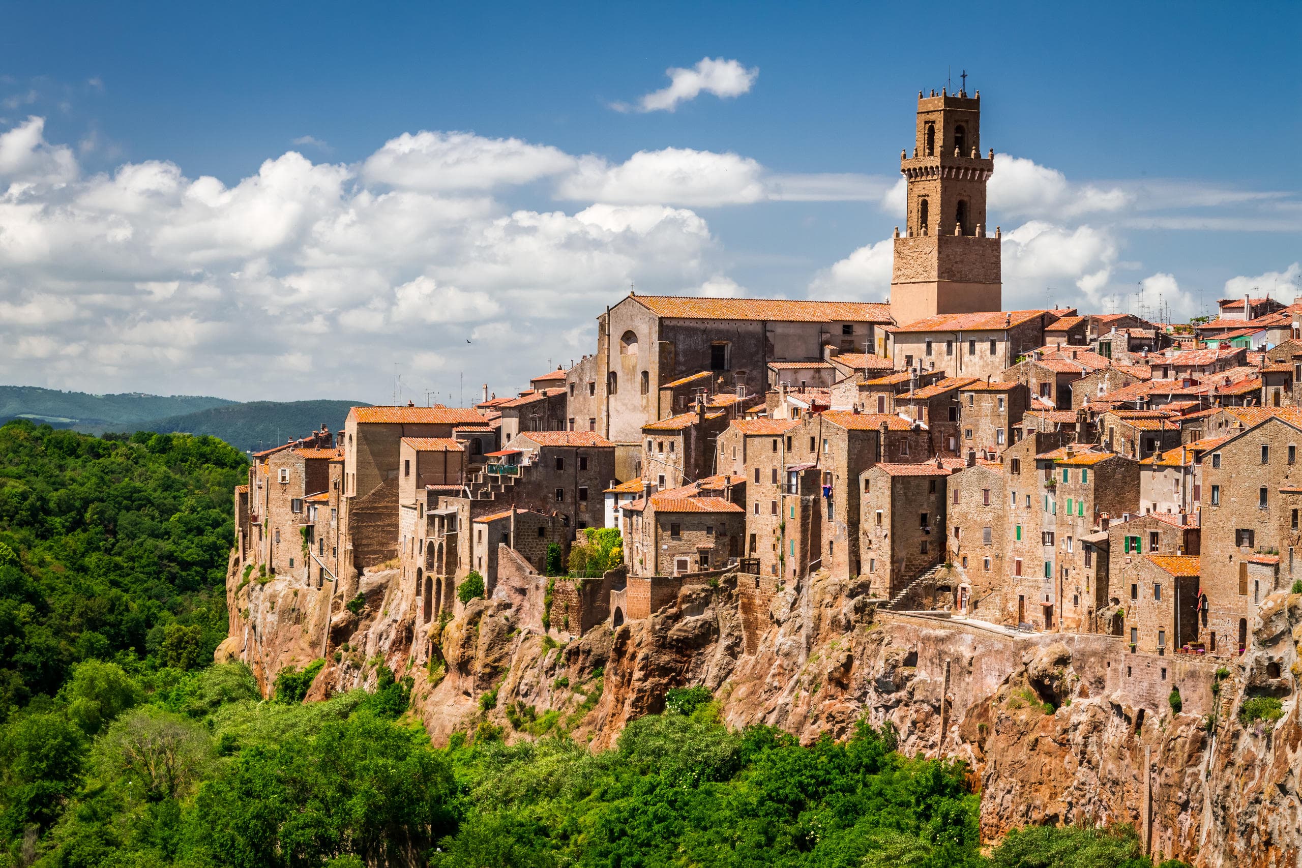 Pitigliano Walking Tour with Bologna Tour