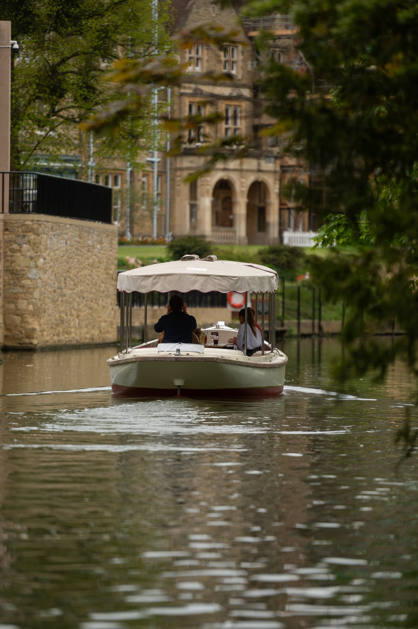 Thames Spritz Cruise: Private 45-Minute Oxford River Experience photo 2
