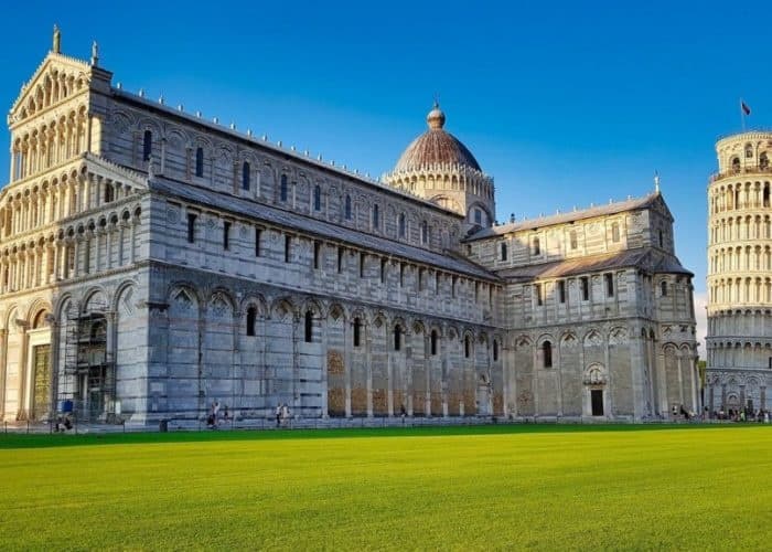 Outdoor Adventures with Discovery Guided Tours: Private Pisa & Florence