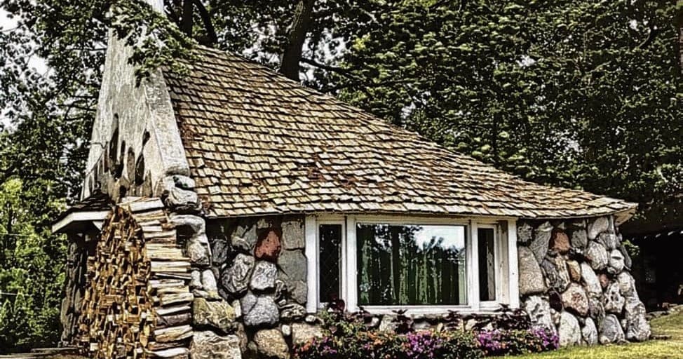 Mushroom House Tours team
