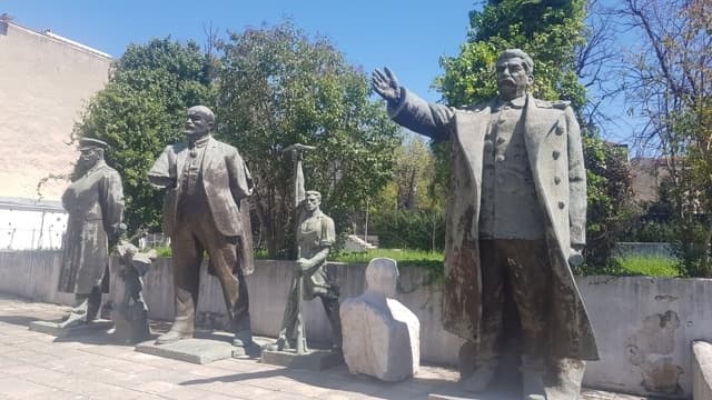 Cultural Heritage & History with Walkative! in Tirana