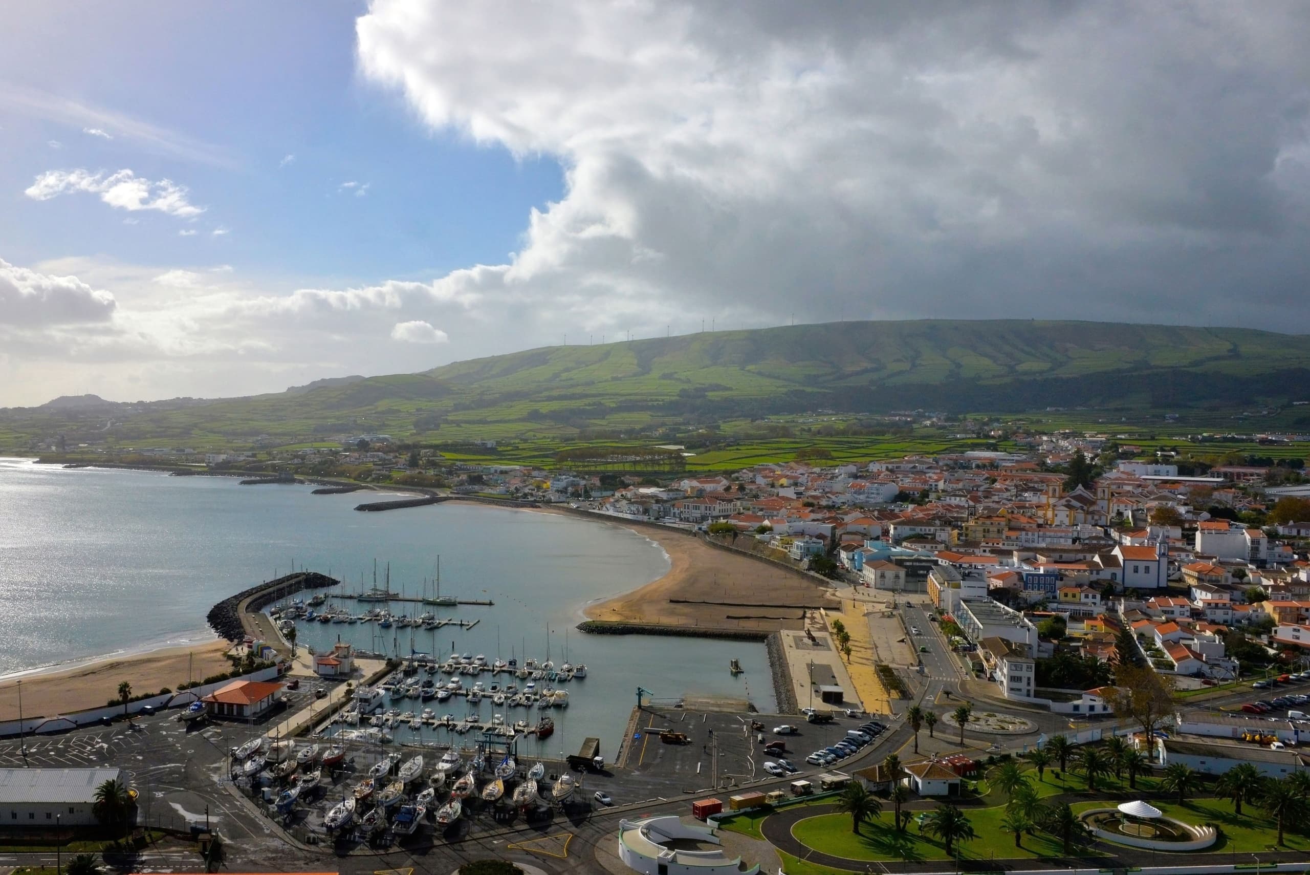 Terceira in a Day: Monte Brasil to Algar do Carvão and the Biscoitos Pools photo 3