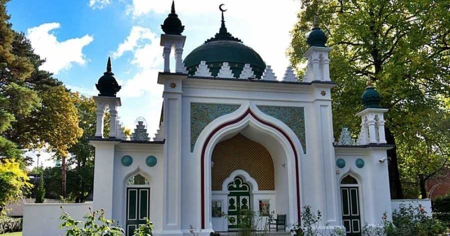 Cultural Heritage Tour of Woking Mosque with Halal Tourism Britain