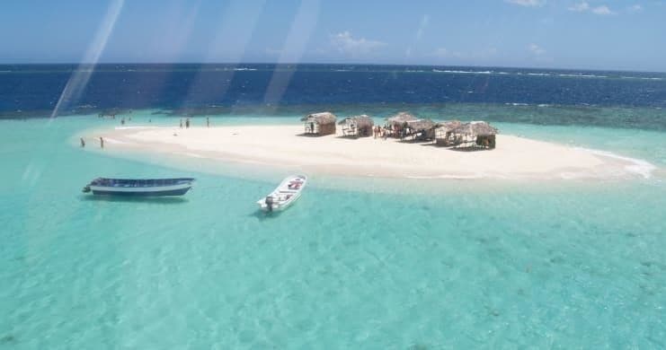 Cayo Arena Boat Tours with BestDRExcursions