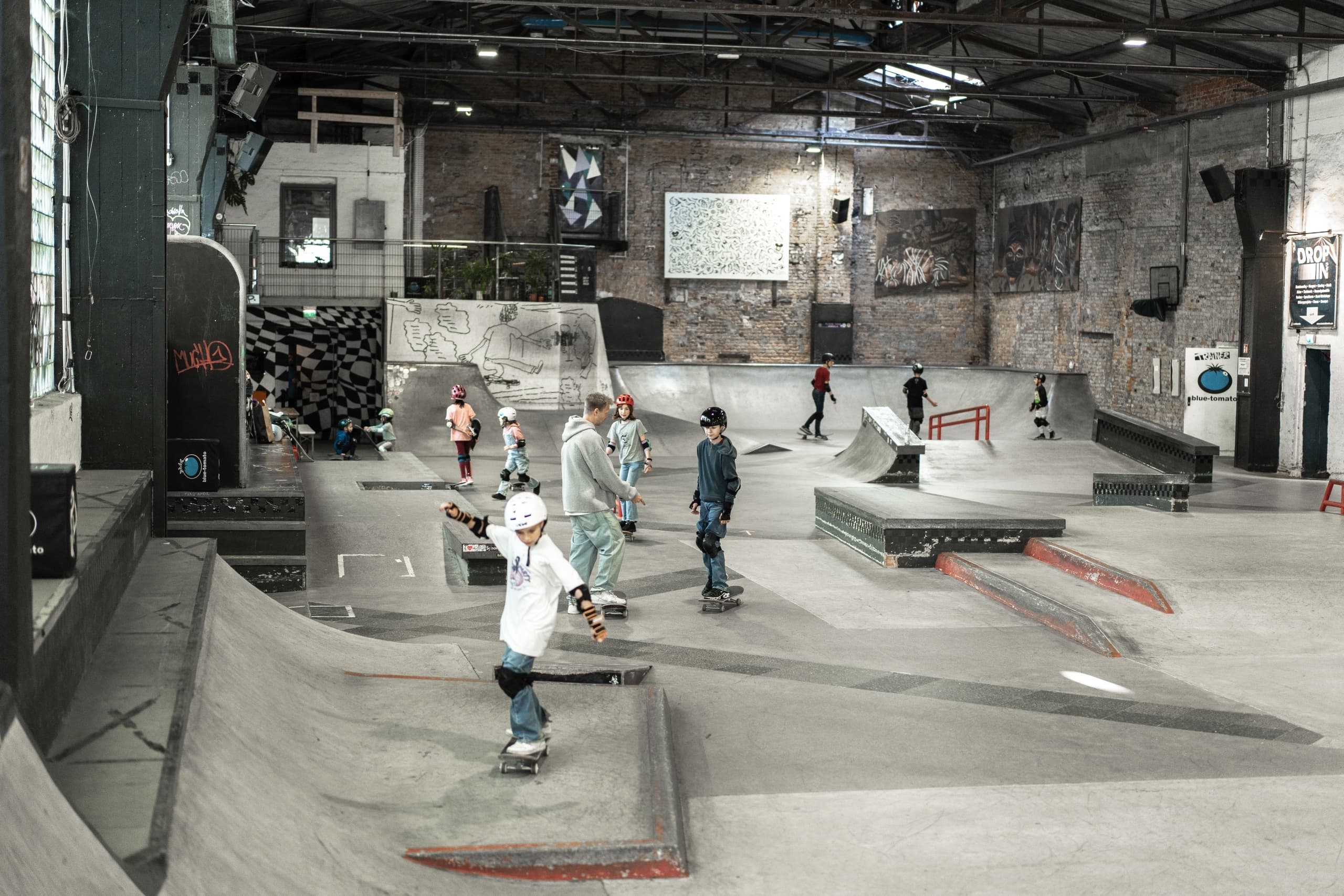 Skateboarding Skills with Board Buddy Kurs at Berlin Skatehalle