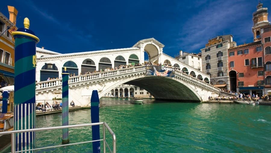 Land Adventures: Rome to Venice Private Transfer by Discovery Guided Tours