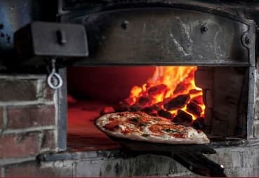 Brooklyn Food Tour: Iconic Pizza and Neighborhood Walks