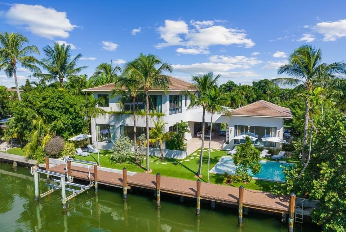 Villa Ipanema: Miami Mansion with Private Pool, Artful Design & Event Services