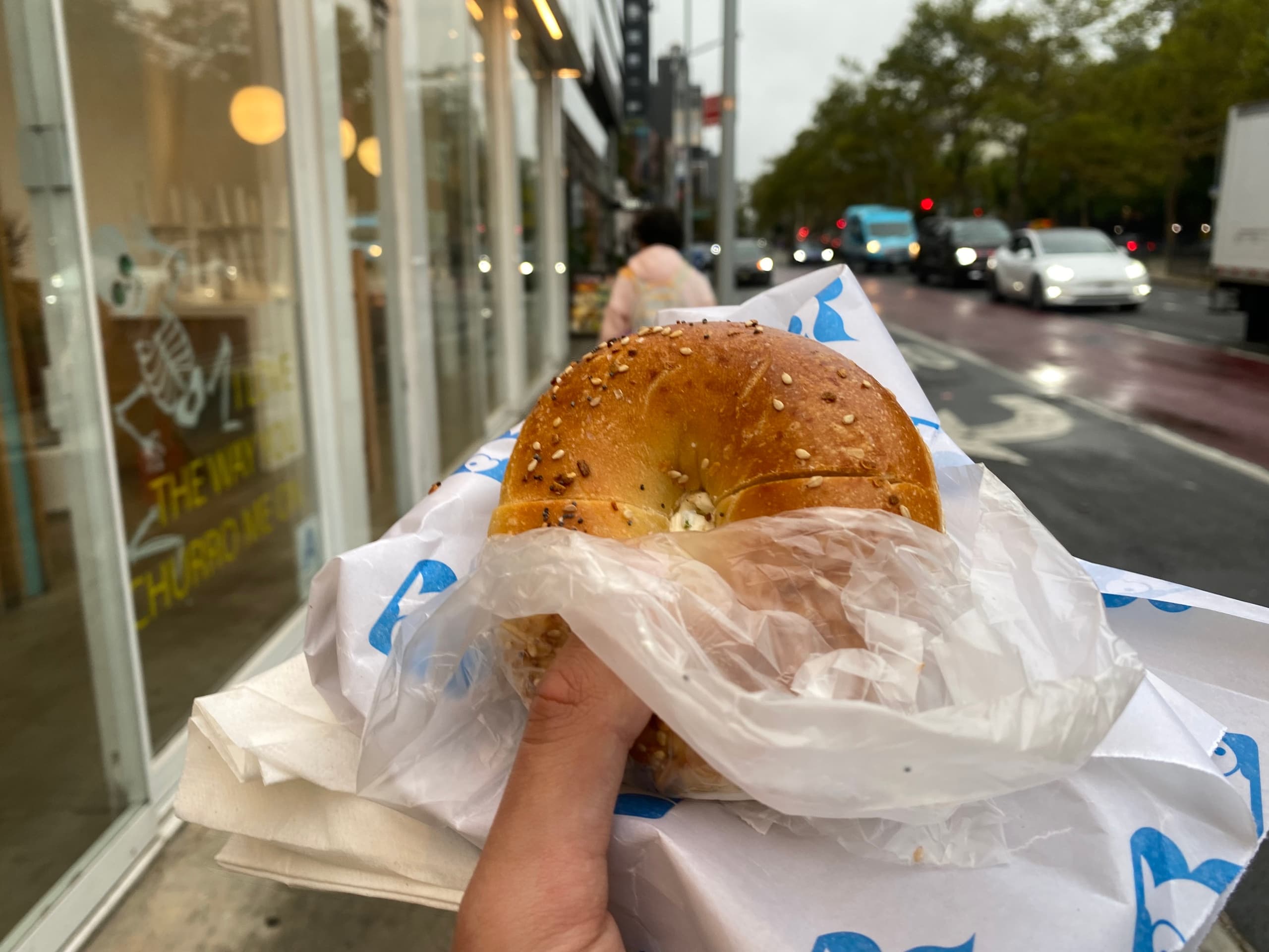 Bialys to Bagels: Lower East Side Walking Food Tour of Four Historic Delis