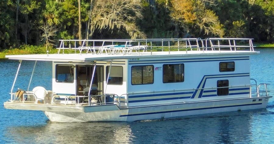 Boat Rental Adventures with Holly Bluff Marina’s 46' Marlin