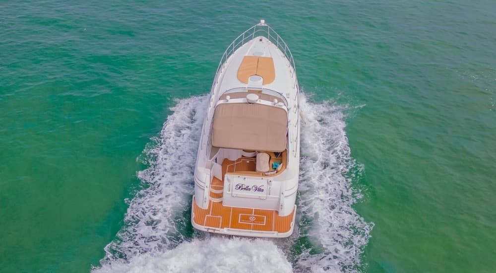 Luxury Yacht Tours on Biscayne Bay with 100 Miami Luxury Rentals