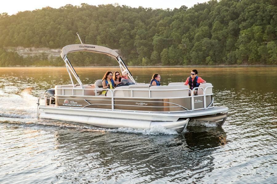 Pontoon Boat Rentals for Water Adventures in Crystal River