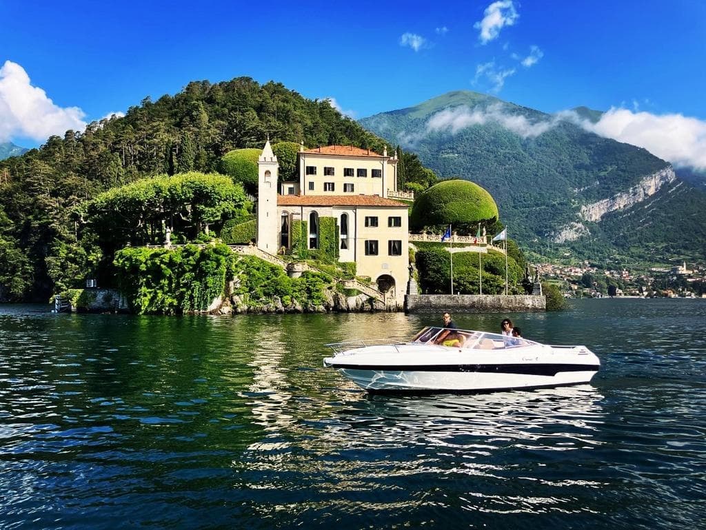 Water Activities & Luxury: Private Lake Como Boat Tour in Bellagio