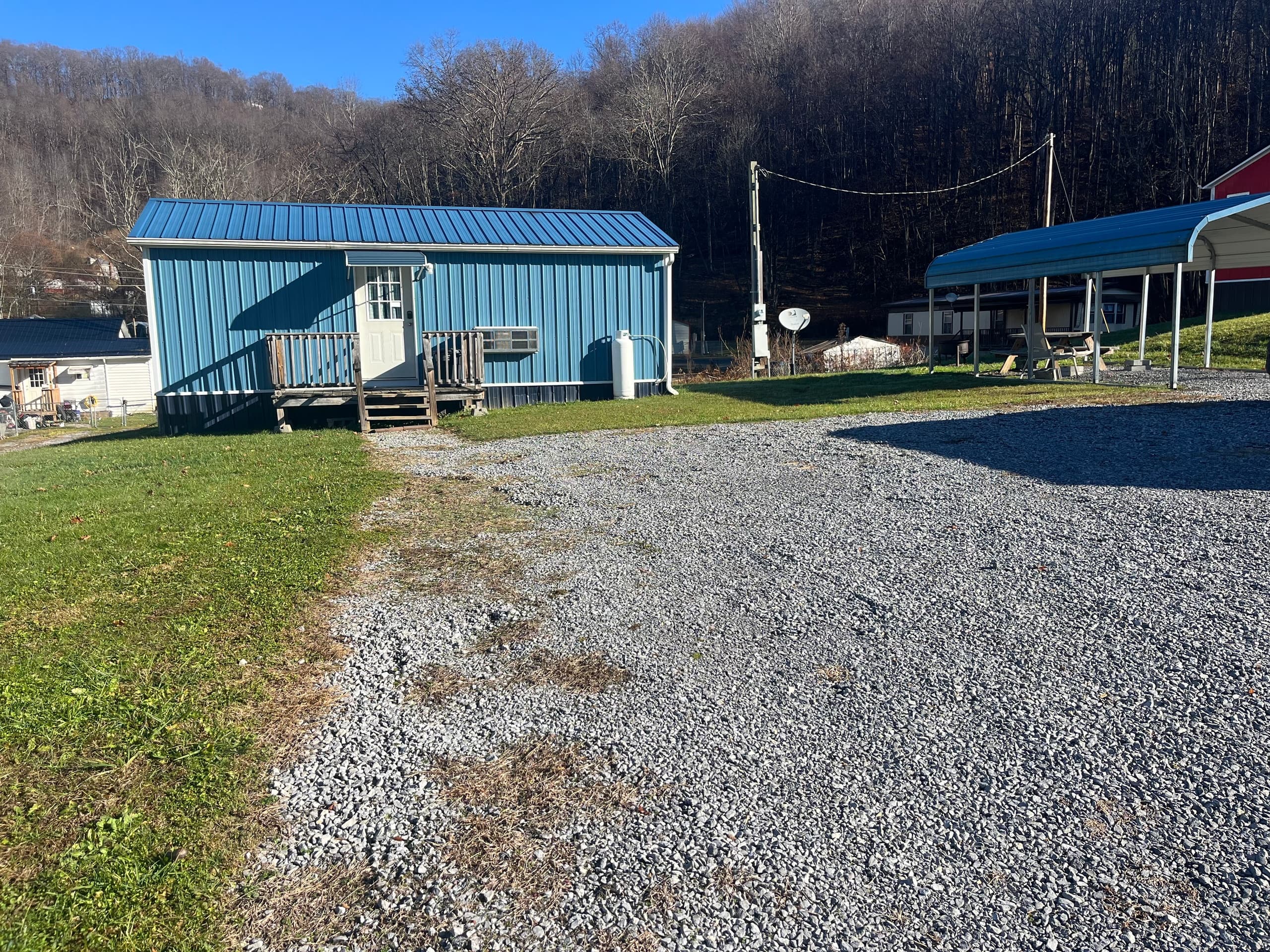 Skyhigh Cabin 6: Affordable Appalachian Cabin on Coal Heritage Rd, Bluefield
