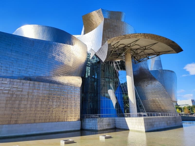 Private Bilbao City & Guggenheim Tour via Go Basque