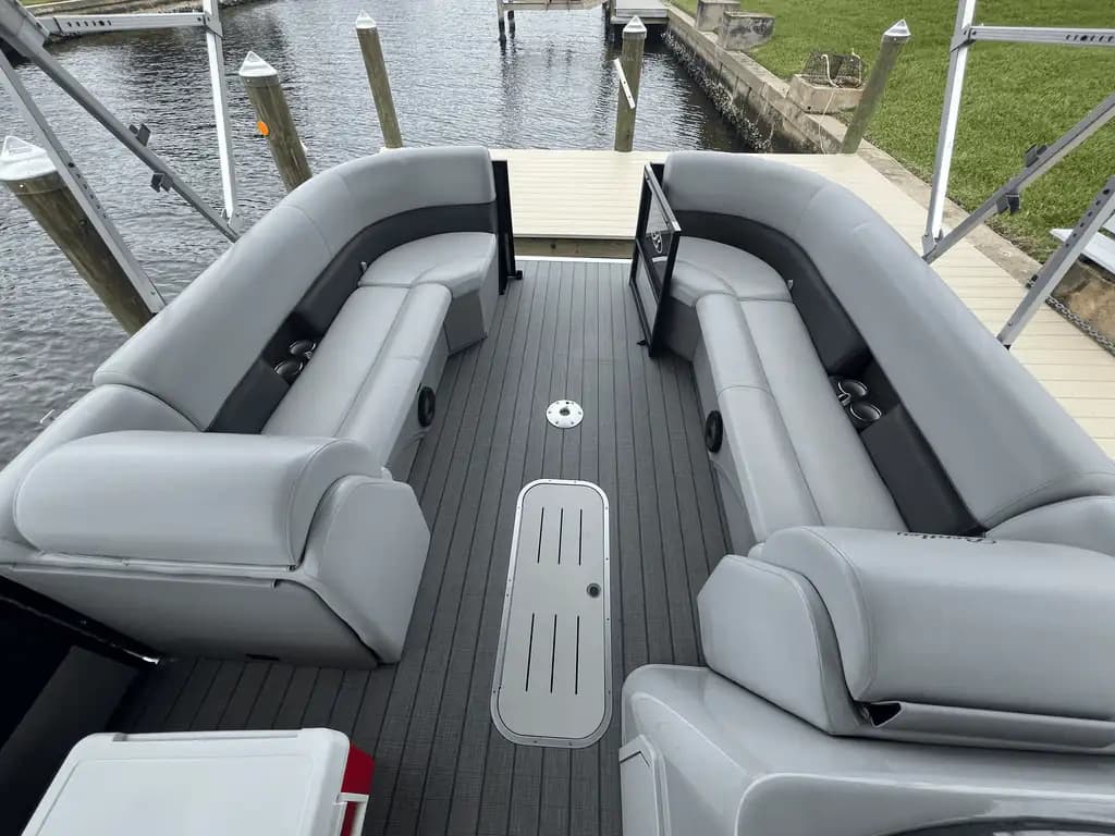 Cruise Cape Coral: 24' Bentley 243 Tritoon Pontoon Rental for Groups photo 2