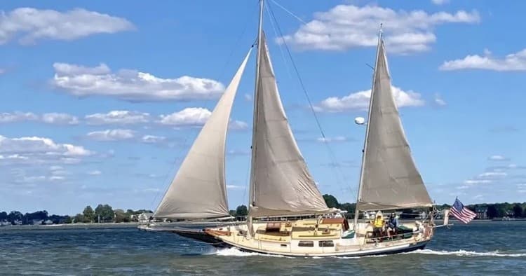 Water Activities & Wind Song Sailing Adventures: Sunset Cruise