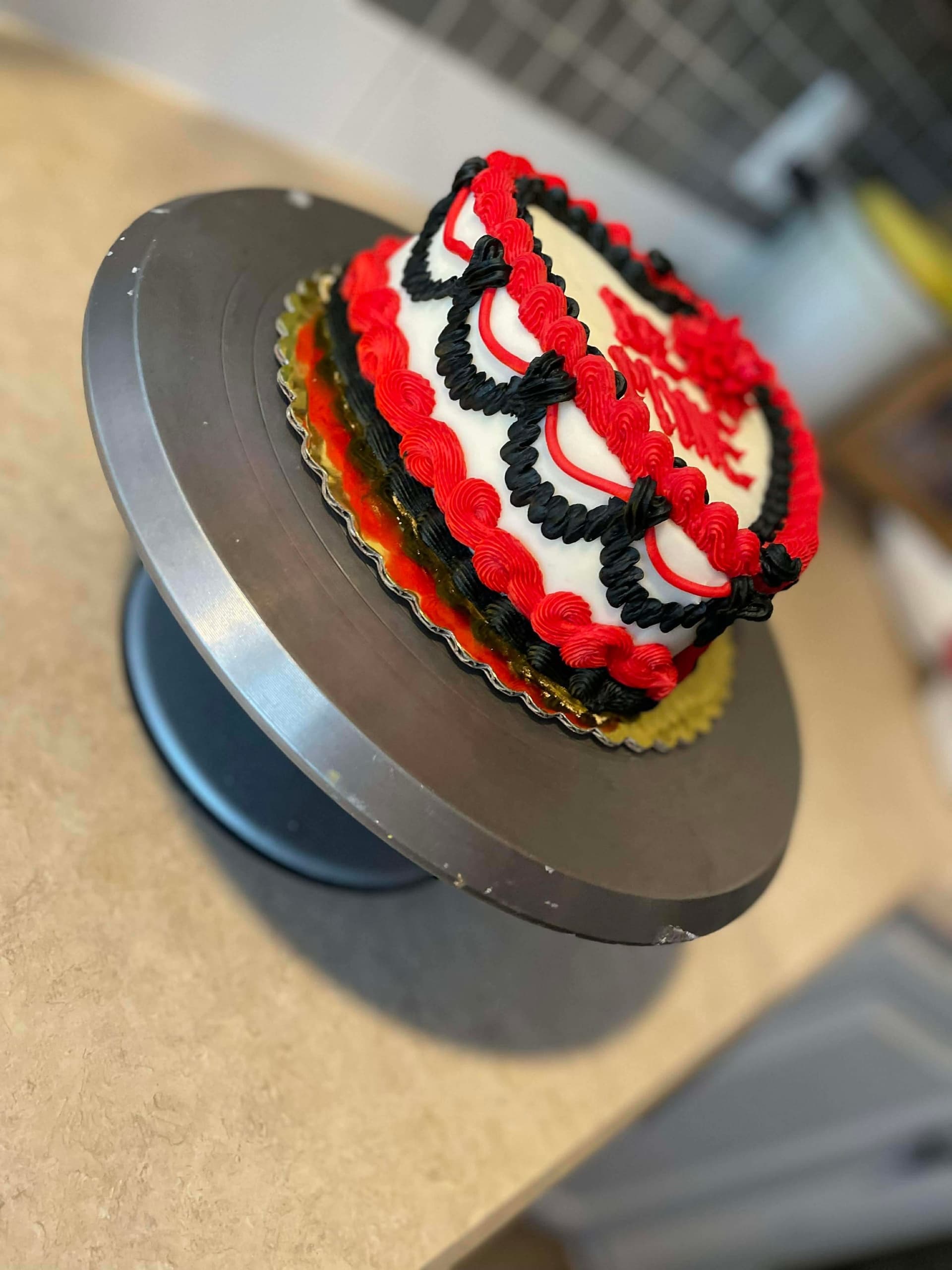 Buttercream & Bows Vintage Bento Cake Class in Salina with Bibliophiles Kitchen photo 3