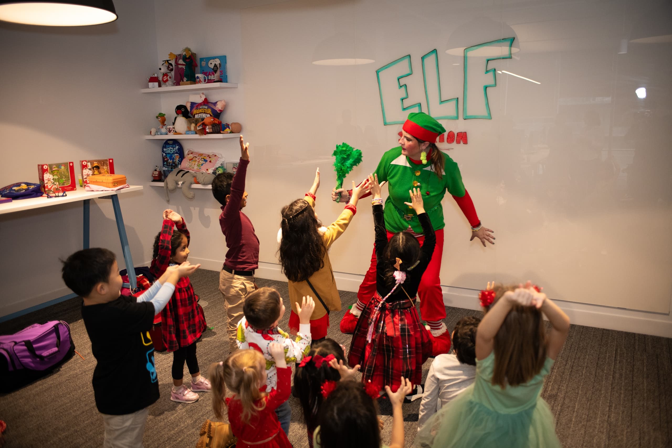 Elf Entertainer Toronto: High-Energy Holiday Performer for Kids’ Parties & Events photo 3