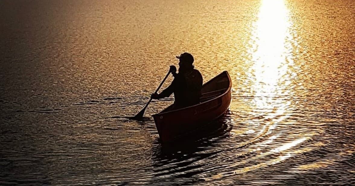 Glide Through the Canadian Shield: 17' Ultralight Canoe Rental in Temagami