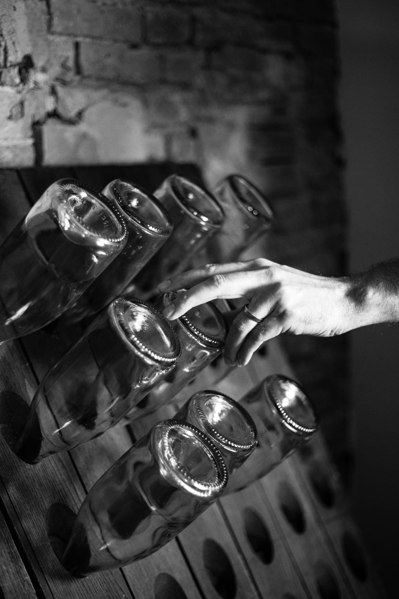 Sip Like a Local: Exclusive Tuscan Sparkling Wine Tasting Experience in Siena