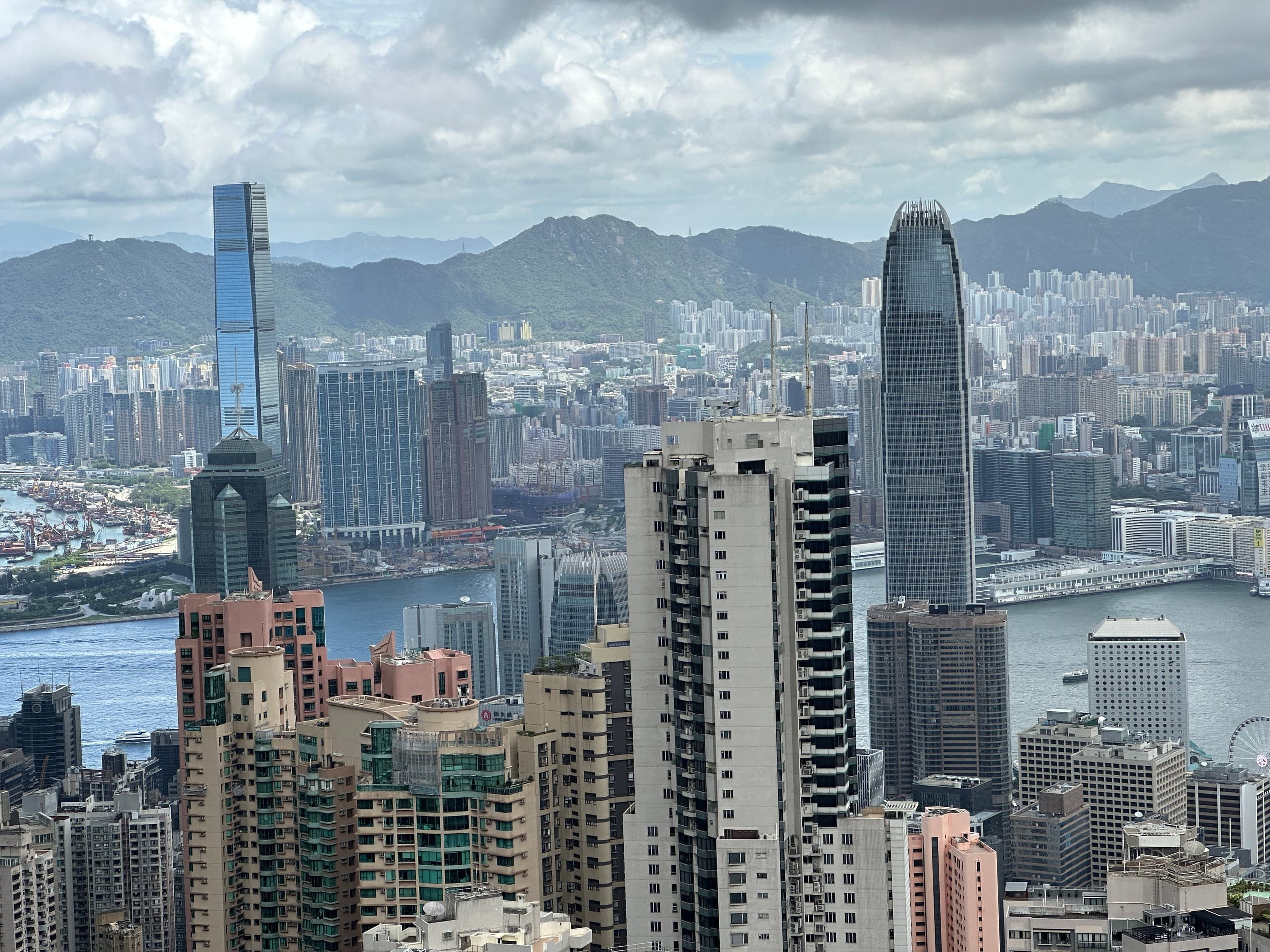Hong Kong "Be a Local" City Tour: Ride the Star Ferry, Markets & Neighborhood Gems