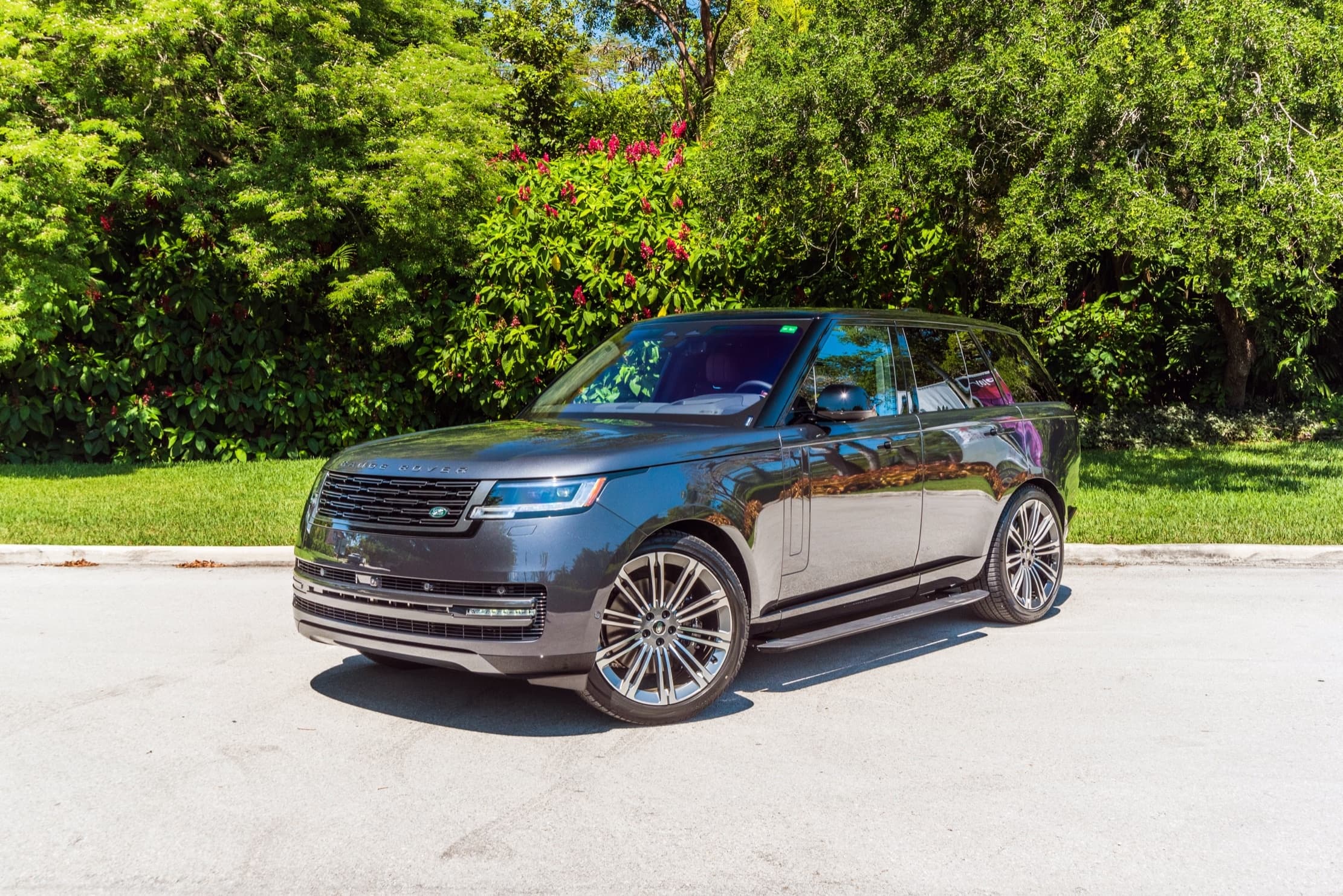 Luxury Car Rental: Range Rover P530 in Miami